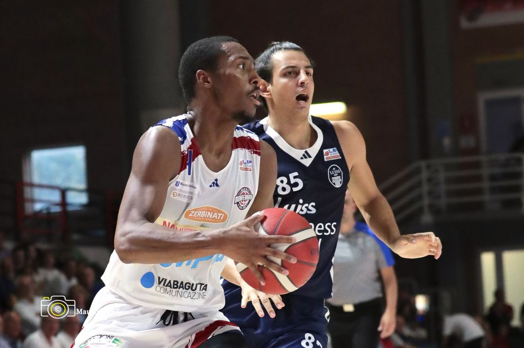 Novipiù in vantaggio a Trapani all'intervallo di metà gara: 48-51